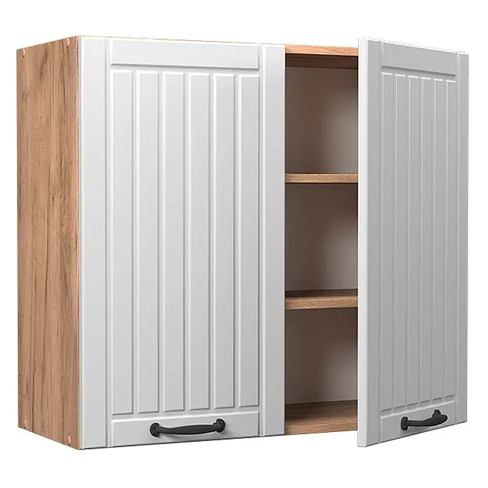 Vicco Schrankküche Fame-Line Weiß Landhaus - Weiß Landhaus, Hängeglasschrank 80 cm - Weißer Wandschrank mit zwei Lamellentüren, Holzdekor-Korpus und schwarzen Griffen, eine Tür offen mit Regalböden.