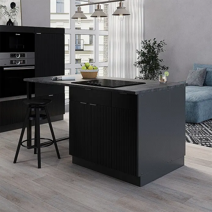 Vicco Inselküche Fame-Line Schwarz gestreift ohne Arbeitsplatte - Schwarz gestreift, Ohne Elektrogeräte - Dunkle Kücheninsel mit geriffelten Paneelen, integriertem Kochfeld und Barhocker, ergänzt durch passende Kücheneinheiten.