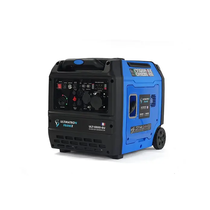 Ultimatron France Stromerzeuger ULT-5500 - Nennleistung: 5 kW, Tankvolumen: 12 l, Verbrauch: 2,6 l/h - Blau-schwarzer Ultimatron France ULT-5500-EU Inverter-Generator mit Bedienfeld, Griffen und Rädern.