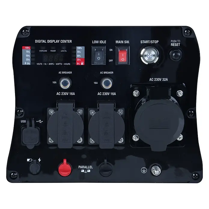 Ultimatron France Stromerzeuger ULT-4500 - Nennleistung: 4 kW, Tankvolumen: 6,5 l, Verbrauch: 2,5 l/h - Schwarzes Generator-Bedienfeld mit Digitalanzeige, verschiedenen Wechselstromausgängen, USB-Anschluss und Bedienschaltern.