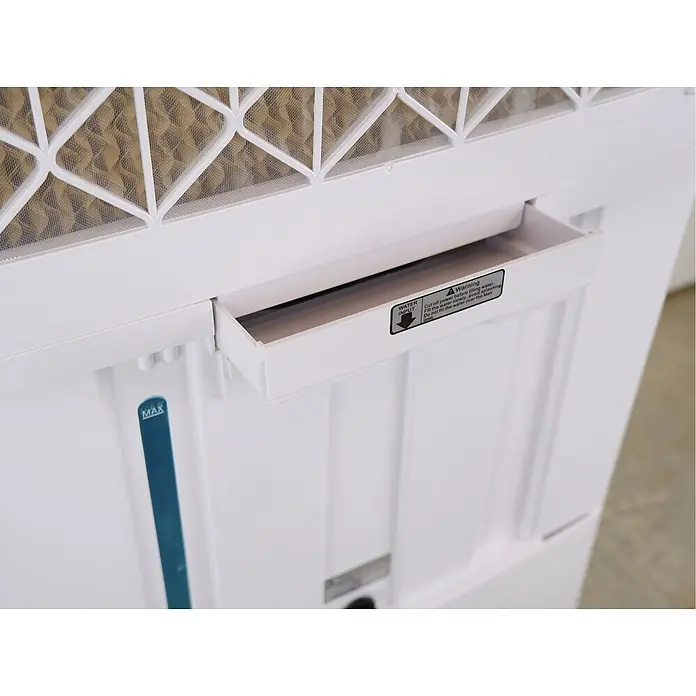 MConfort Climatizador evaporativo PRO E5000 - Blanco, Altura: 155 cm, 280 W, 45 litros - Enfriador de aire blanco con bandeja de entrada de agua abierta y un indicador de nivel de agua azul 'MAX' visible.