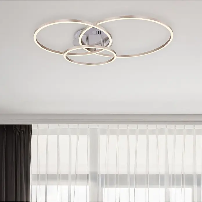 Globo LED-Deckenleuchte Munni - 40 W, L x B x H: 680 x 550 x 100 mm - Moderne LED-Deckenleuchte mit ineinandergreifenden silberfarbenen Ringen.