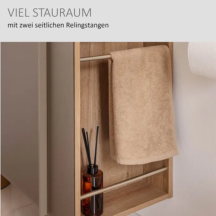 Camargue Marea Badmöbel-Set Mini - Gesamtbreite Badmöbel: 50 cm, Berg Eiche/Goldbronze, Matt - Holzregal mit zwei Metallstangen, auf dem ein beiges Handtuch hängt und ein Diffusor steht.