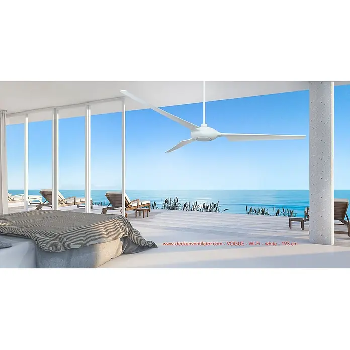 Vam Deckenventilator VOGUE weiß 193 cm - WEIß, 1.930 mm, 45 W - Großer weißer Deckenventilator in einem modernen Raum mit Meerblick.