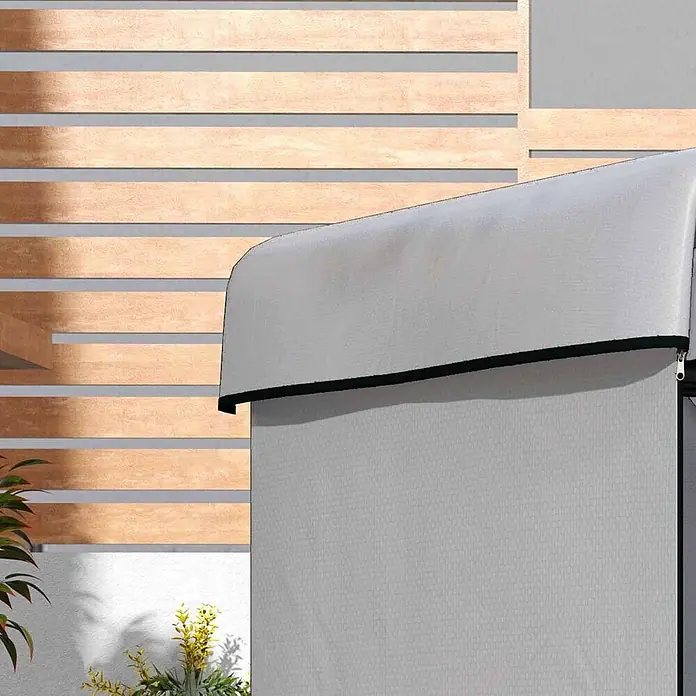 Outsunny Hollywoodschaukel-Schutzhülle - L x B x H: 215 x 155 x 150 cm, Polyethylen, 100 g/m², Hellgrau - Grau-Netz-Sichtschutz oder Markise mit schwarzem Reißverschluss, teilweise vor einer Lamellenwand aus Holz ausgefahren.