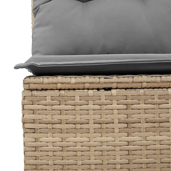 Furnicato Gartenbank Poly-Rattan - B x T x H: 67 x 110 x 95 cm, Beige und Grau - Nahaufnahme eines grauen Kissens auf einem hellbraunen Rattan-Gartenmöbelgestell.