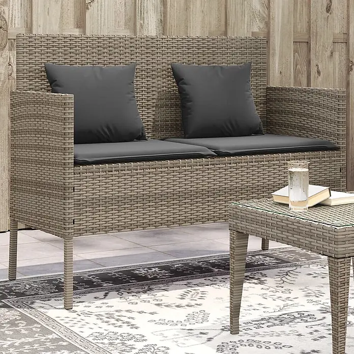 Furnicato Gartenbank PE-Rattan - B x T x H: 113 x 61 x 87 cm, Grau - Beige Polyrattan-Zweisitzer-Gartensofa mit dunklen Kissen und passendem Couchtisch.