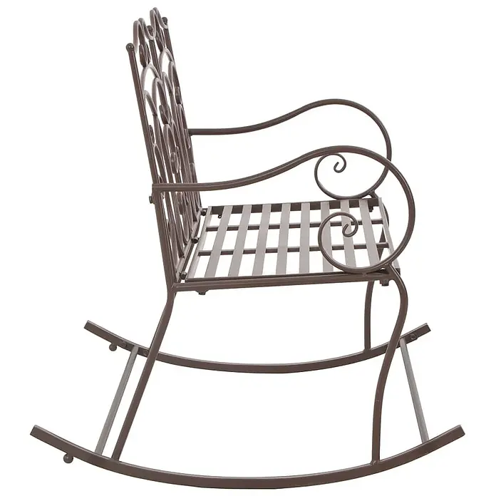 Furnicato Gartenbank Schmiedeeisen Antik-Braun - B x T x H: 104 x 83 x 89 cm, Braun - Seitenansicht eines dunkelbraunen Metallschaukelstuhls mit Lattenrostsitzfläche und dekorativen geschwungenen Armlehnen und Rückenlehne.