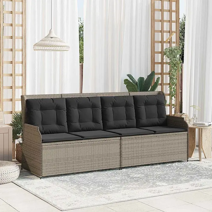 Furnicato Gartenbank Poly-Rattan - B x T x H: 108 x 110 x 95 cm, Hellgrau - Langes Rattan-Terrassensofa mit dunkelgrauen Kissen, auf einer Terrasse platziert.