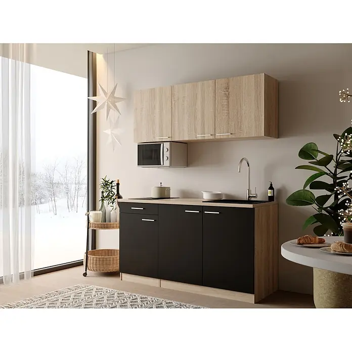 Respekta Miniküche Ingrid - Breite: 150 cm, Schwarz, Mit Kochfeld + Mikrowelle - Kompakte Küchenzeile mit hellen Holz-Oberschränken und Arbeitsplatte, sowie schwarzen Unterschränken mit Mikrowelle, Spüle und Kochfeld.