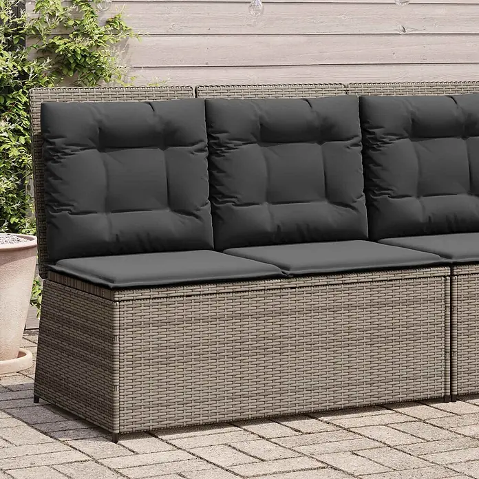 Furnicato Gartenbank Poly-Rattan - B x T x H: 108 x 110 x 95 cm, Grau - Helles Rattan-Gartensofa mit dunkelgrauen Sitz- und Rückenkissen für den Außenbereich.