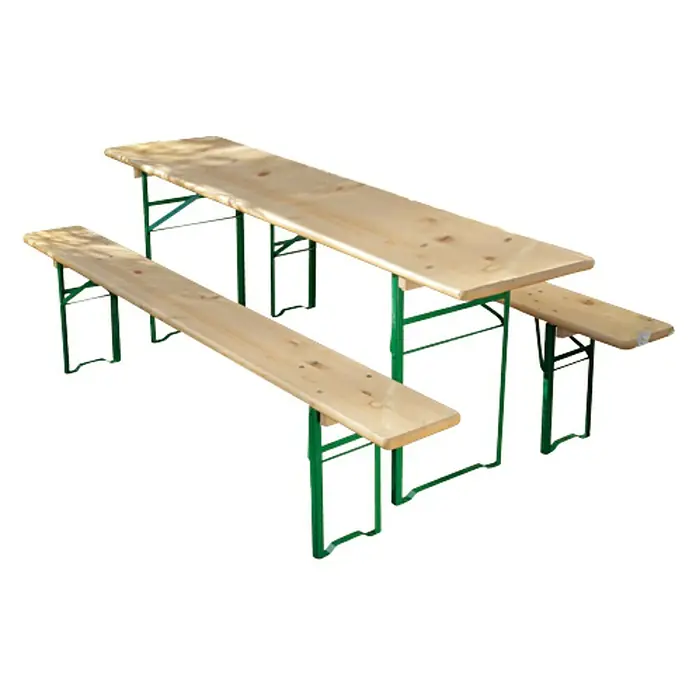 Sunfun Bierzeltgarnitur - 3 -tlg., Nadelholz/Stahl, Klappbar, Naturbraun/Grün, Tisch (L x B x H): 220 x 70 x 77 cm, Bank (B x T x H): 220 x 25 x 49 cm, Ohne Rückenlehne - Biertischgarnitur mit einem langen Tisch und zwei Bänken mit grünen Metallgestellen und hellen Holzplatten.