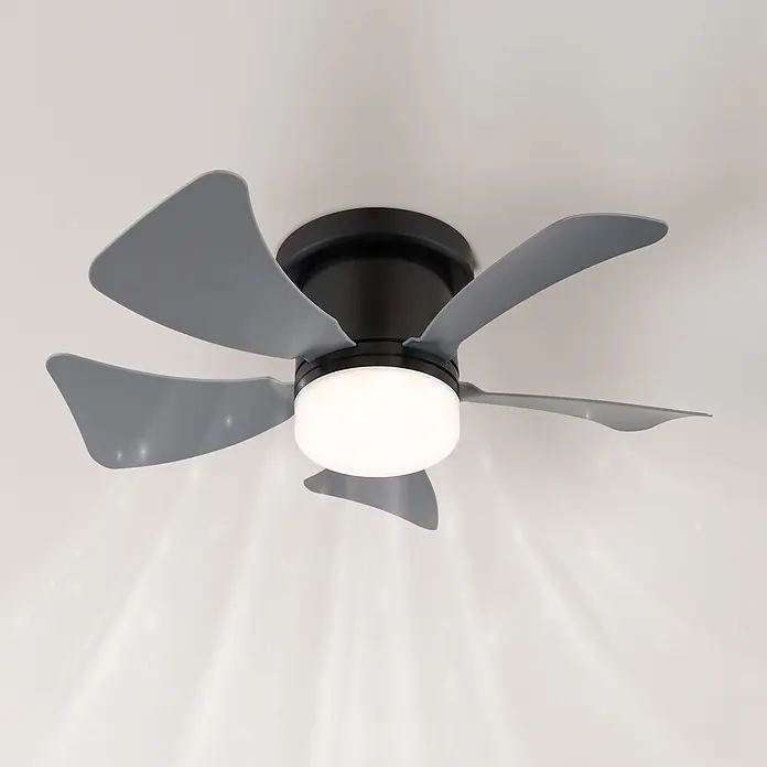 Globo Ventilador de techo Hines - 40,6 mm - Ventilador de techo moderno con base negra, aspas grises y luz LED blanca integrada.