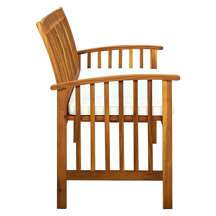 Furnicato Gartenbank Akazien-Massivholz - B x T x H: 147 x 64 x 90 cm, Creme - Holzgartenbank im Lattenrost-Design mit weißem Kissen, von der Seite gesehen.