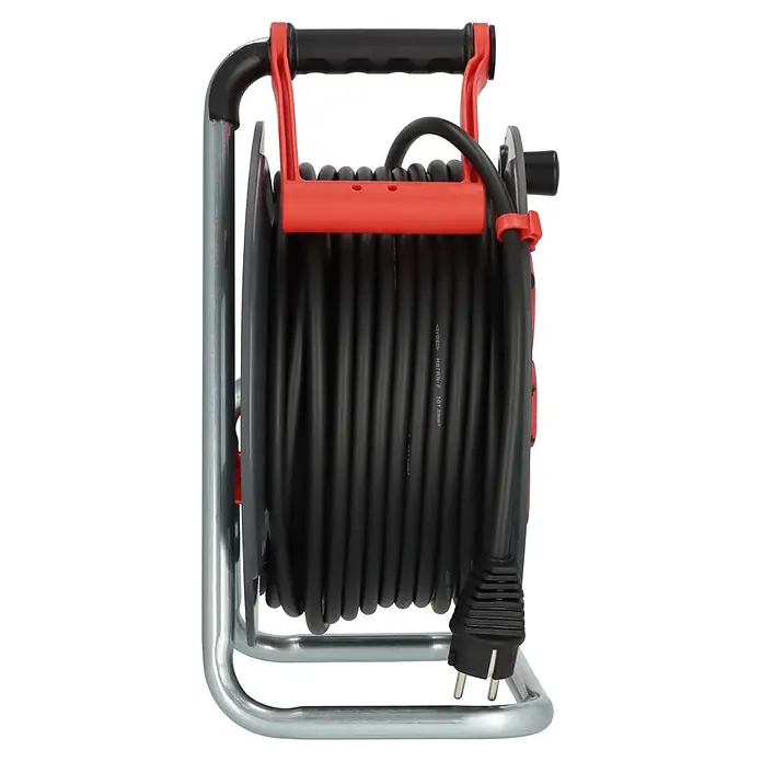 Brennenstuhl Kabeltrommel 300 KU 4100 - Kunststoff, 40 m, H07RN-F, IP44 - Schwarze H07RN-F Kabeltrommel mit rotem Griff und silbernem Metallrahmen, mit Schukostecker.