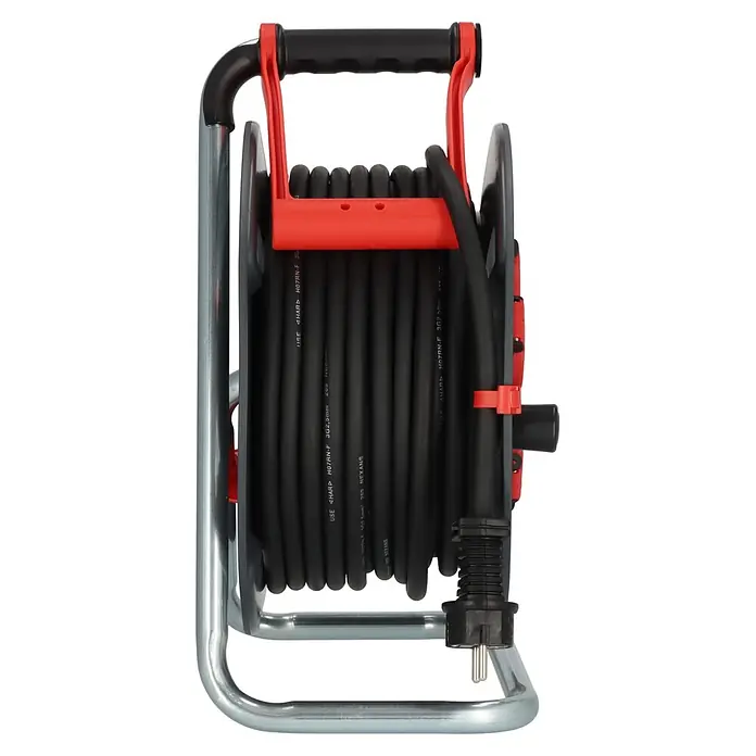 Brennenstuhl Kabeltrommel 300 KU 2200 - Kunststoff, 25 m, H07RN-F, IP44 - Schwarze Kabeltrommel mit rotem Griff und Metallrahmen.