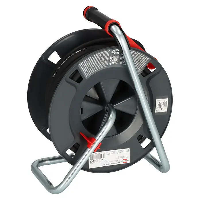 Brennenstuhl Kabeltrommel 300 KU 2200 - Kunststoff, 25 m, H07RN-F, IP44 - Dunkelgraue Brennenstuhl Kabeltrommel mit schwarzem Kabel, roten Akzenten und stabilem silbernen Metallrahmen.