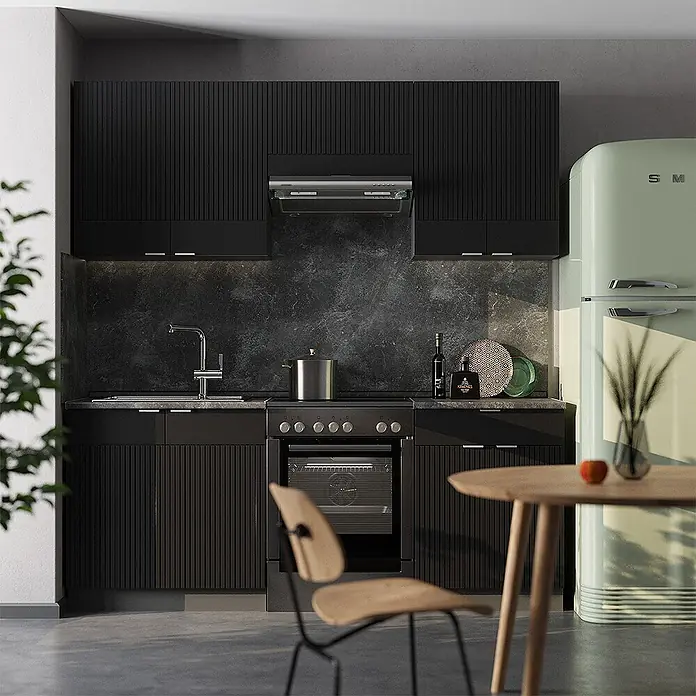 Vicco Küchenzeile Fame-Line Schwarz gestreift/Anthrazit, AP Eiche - Breite: 200 cm, Schwarz gestreift, Ohne Elektrogeräte - Moderne schwarze Küche mit gerippten Schrankfronten, integrierten Geräten und einem Retro-Kühlschrank in Minzgrün.