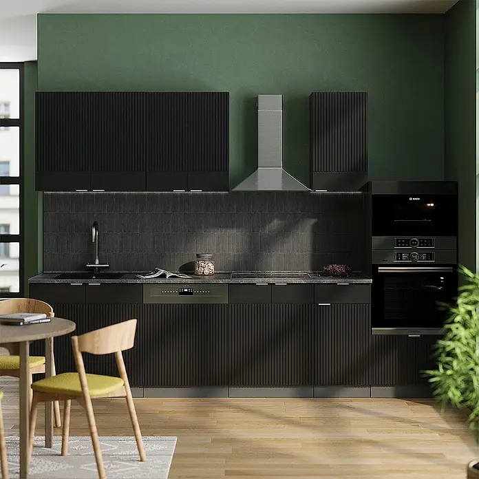 Vicco Küchenzeile Fame-Line Schwarz gestreift/Anthrazit mit Hochschrank, AP Eiche - Breite: 300 cm, Schwarz gestreift, Ohne Elektrogeräte - Moderne schwarze Küche mit geriffelten Schränken, integriertem Geschirrspüler und schwarzem Einbauofen/Mikrowelle, vor dunkler Rückwand.
