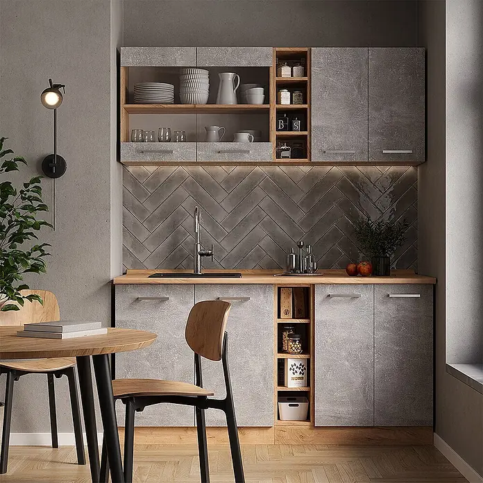 Vicco Singleküche R-Line Beton/Goldkraft Eiche ohne Arbeitsplatte - Beton, Ohne AP - Moderne Küche mit grauen Schränken in Betonoptik, Holzarbeitsplatten und offenen Regalen, inklusive Spüle und Essbereich.