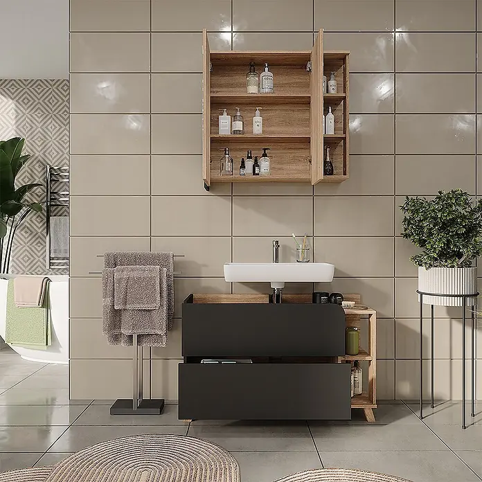 Vicco Badmöbel-Set Karen Sonoma/Anthrazit 2 Teile - Sonoma, Matt - Moderner Badezimmerschrank in Schwarz und Holz mit weißem Waschbecken und passendem Spiegelschrank in einem zeitgenössischen Bad.