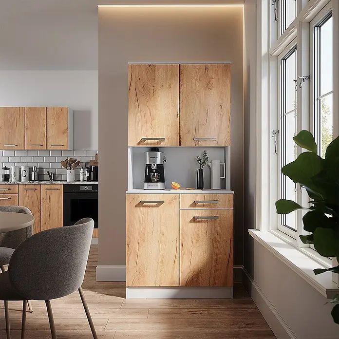 Vicco Schrankküche Raul Weiß/Goldkraft Eiche mit 4 Türen & 1 Schublade - Goldkraft Eiche, Buffetschrank - Hoher Küchenschrank in heller Holzmaserung mit weißer Arbeitsplatte und eingebautem Regal für eine Kaffeemaschine, Teil einer modernen Küche.