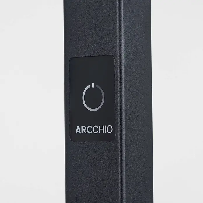 Arcchio Stehleuchte Nelus - Höhe: 197 cm, schwarz, schwarz - Schwarzes mattes Bedienfeld mit weißem Ein-/Ausschaltzeichen und "ARCCHIO"-Markenaufschrift.