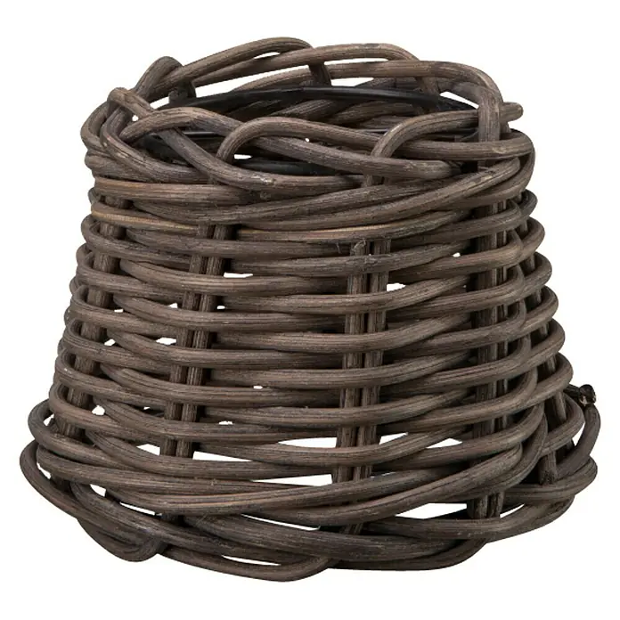 Home Sweet Home Lampenschirm Roseau - 12,5 cm, Dunkelbraun, Rattan, Oval - Nahaufnahme eines braunen, handgeflochtenen Korbs aus Rattan, ideal als dekoratives Element für ein gemütliches Zuhause.
