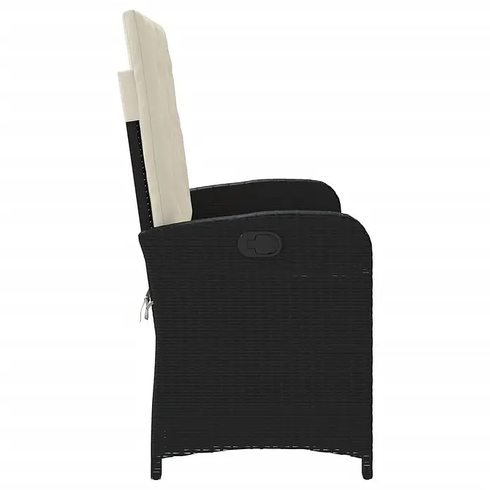 Furnicato Gartenbank PE-Rattan - B x T x H: 105 x 86 x 83 cm, Schwarz und Creme - Seitenansicht eines schwarzen Rattan-Liegesessels mit cremefarbenen Kissen und Liegemechanismusgriff.