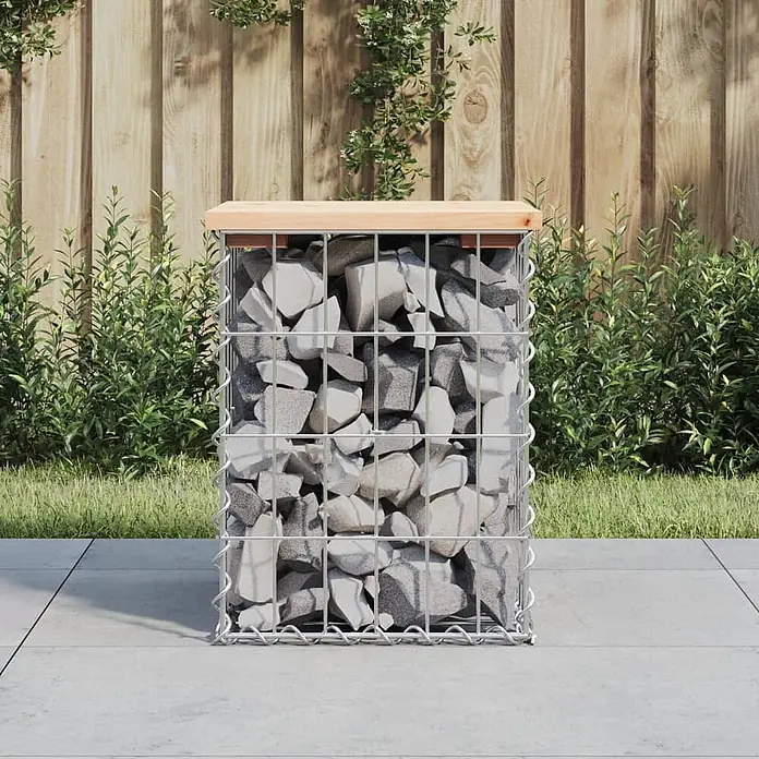 Furnicato Gartenbank Kiefernholz - B x T x H: 33 x 31 x 42 cm, Natürliche Kiefer - Gabionenkorb gefüllt mit grauen Steinen und einer Holzplatte, als Outdoor-Hocker oder Beistelltisch.