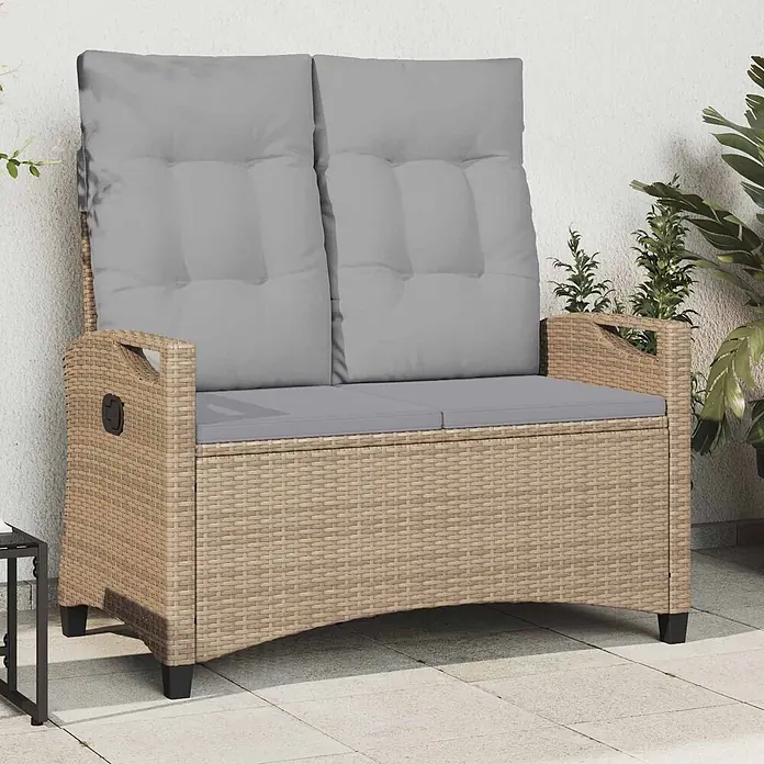 Furnicato Gartenbank pulverbeschichtet - B x T x H: 60 x 105 x 112 cm, Beige und Hellgrau - Zweisitzige beige Rattan-Gartenbank mit Stauraum und grauen Kissen auf einer Terrasse.