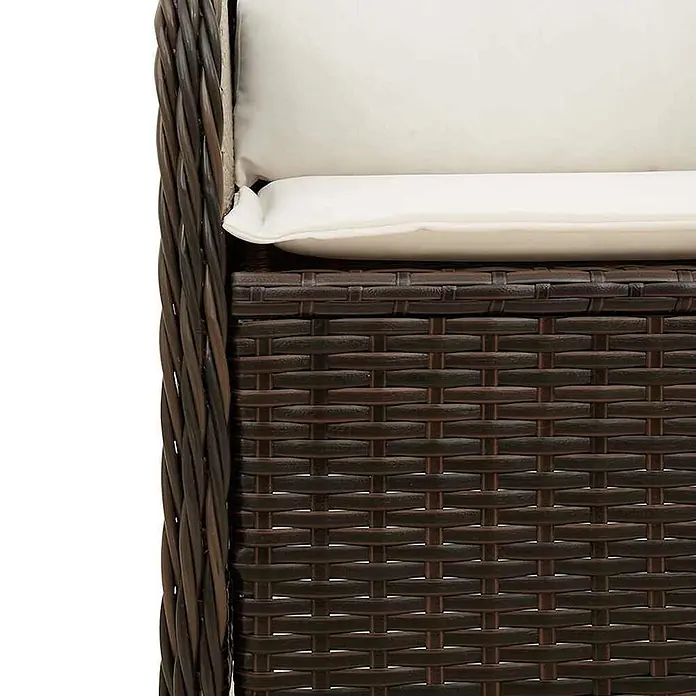 Furnicato Gartenbank - B x T x H: 95 x 95 x 95 cm, Braun - Nahaufnahme eines braunen Rattan-Gartenstuhls mit cremefarbenen Kissen.