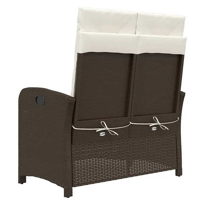 Furnicato Gartenbank - B x T x H: 59 x 86 x 93 cm, Braun und Creme - Braunes Rattan-Zweisitzer-Gartensofa mit cremefarbenen Kissen, hinten gebunden, und Griff an der Armlehne.