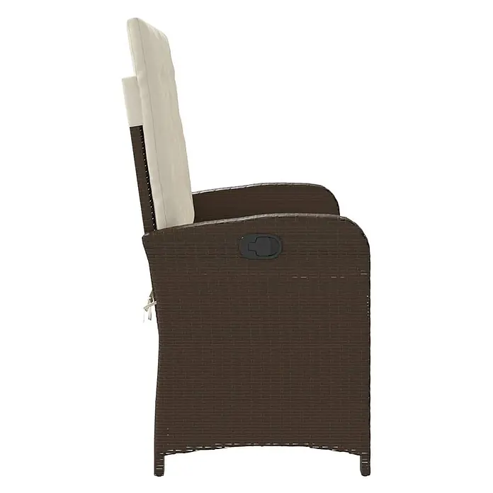 Furnicato Gartenbank - B x T x H: 59 x 86 x 93 cm, Braun und Creme - Brauner Rattan-Liegesessel mit beigen Kissen und seitlichem Liegegriff.
