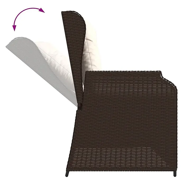 Furnicato Gartenbank Poly-Rattan - B x T x H: 108 x 110 x 95 cm, Braun und Cremeweiß - Brauner Rattan-Liegestuhl mit weißem Kissen, der die verstellbare Rückenlehne in Liegeposition zeigt.
