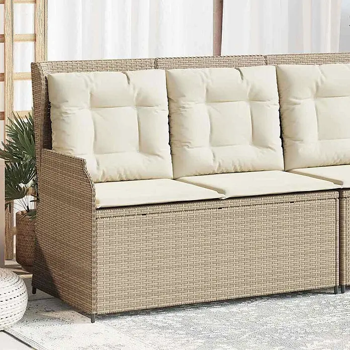 Furnicato Gartenbank - B x T x H: 95 x 110 x 95 cm, Beige und Creme - Beiges Rattan-Optik 3-Sitzer Gartensofa mit cremefarbenen Kissen.