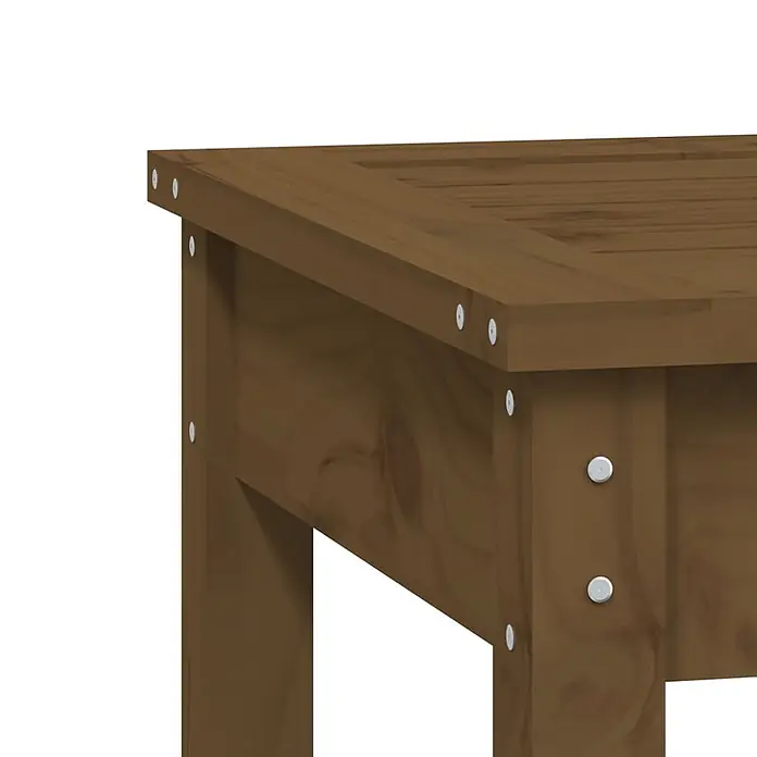 Furnicato Gartenbank Kiefer-Massivholz Honigbraun - B x T x H: 80 x 44 x 45 cm, Honigbraune Kiefer - Brauner Holztisch mit sichtbarer Maserung, aus Brettern gefertigt und mit silbernen Befestigungen gesichert.