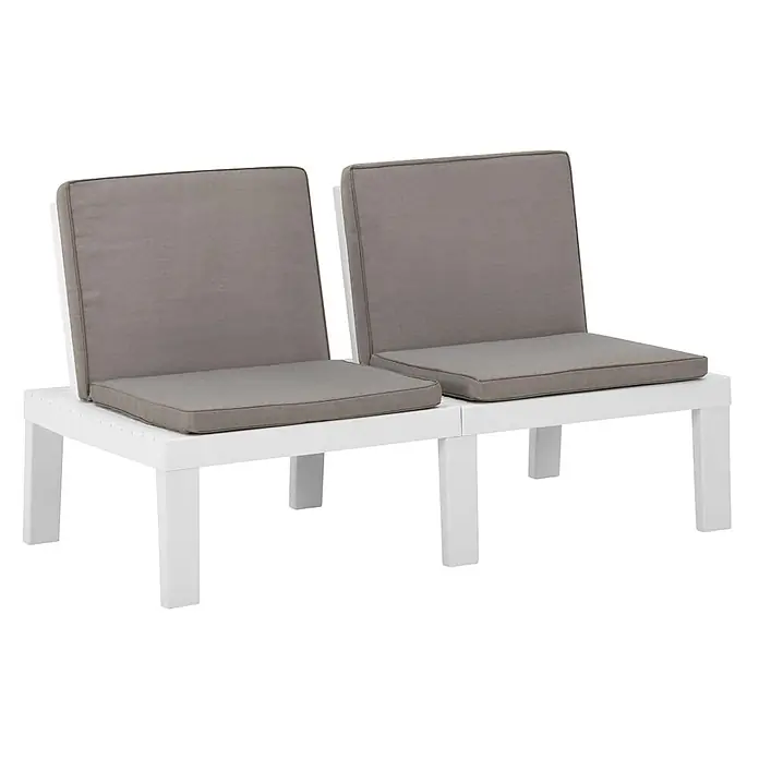 Furnicato Gartenbank Kunststoff Anthrazit - B x T x H: 130 x 65 x 70 cm, Weiß - Zwei weiße modulare Outdoor-Loungesessel mit grauen Kissen, zu einem kleinen Sofa verbunden.