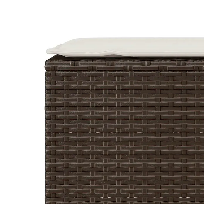 Furnicato Gartenbank PE-Rattan - B x T x H: 110 x 30 x 40,5 cm, Braun und Cremeweiß - Braune geflochtene Rattan-Gartenaufbewahrungsbox mit weißem Kissen oben.
