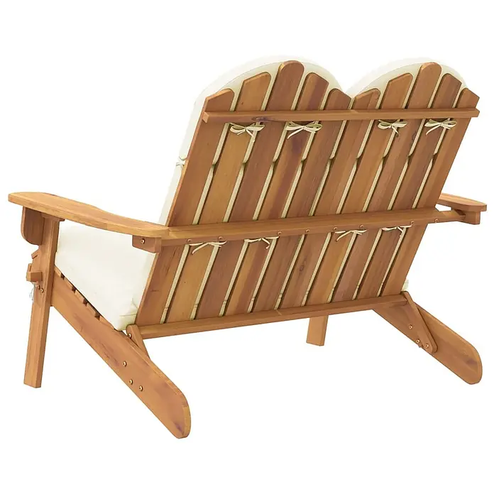 Furnicato Gartenbank - Cremeweiß - Braune Holz-Zweisitzer-Gartenbank mit cremefarbenen Kissen, von hinten gesehen.