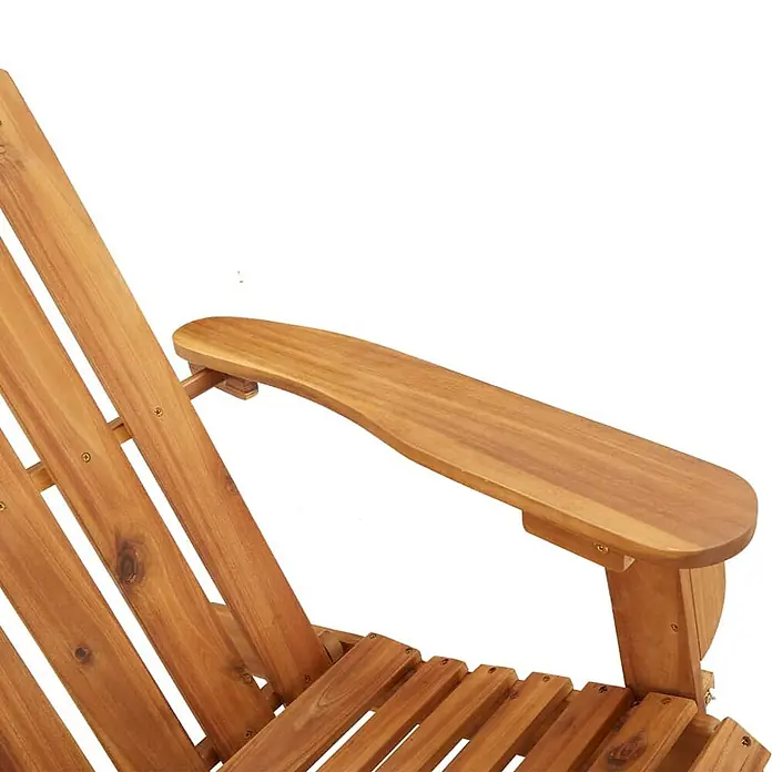 Furnicato Gartenbank Akazien-Massivholz geölt - B x T x H: 126 x 84 x 90 cm, Natur - Detailaufnahme einer Armlehne und Rückenlehne eines Adirondack-Stuhls aus Naturholz.
