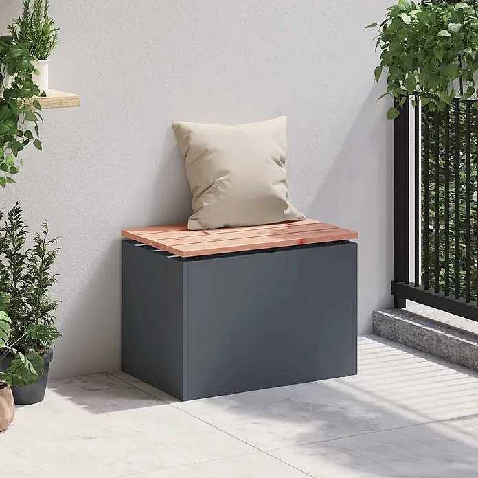 Furnicato Gartenbank Douglasienholz Anthrazit - B x T x H: 40 x 60 x 43 cm, Anthrazit - Dunkelgraue Outdoor-Sitzbank mit Holzlattenplatte und beigem Kissen, bietet Sitzgelegenheit und Stauraum.