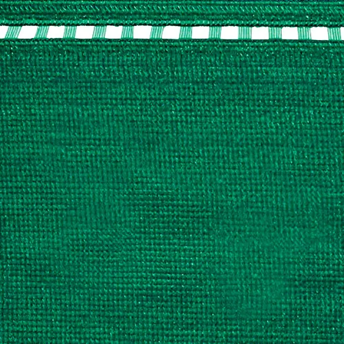 Malla de ocultación Coimbra - 5 x 1,5 m, Verde - Primer plano de tela de sombra verde con borde reforzado. Esta malla ofrece protección UV, ideal para jardines y agricultura.