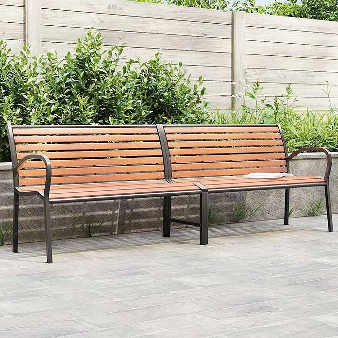 Furnicato Gartenbank pulverbeschichtet - B x T x H: 231 x 62 x 82 cm, Braun - Zweisitzige Gartenbank aus Holzlatten mit dunklem Metallrahmen auf gepflasterter Terrasse.