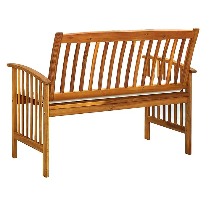 Furnicato Gartenbank Akazien-Massivholz - B x T x H: 119 x 64 x 90 cm, Creme - Braune Gartenbank aus Holz mit Lattenrückenlehne, Armlehnen und weißem Sitzkissen.