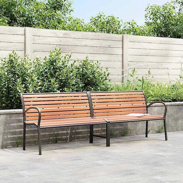 Furnicato Gartenbank pulverbeschichtet - B x T x H: 231 x 62 x 82 cm, Braun - Eine Gartenbank mit braunen Holzlatten und einem dunklen Metallgestell auf einer gepflasterten Terrasse.