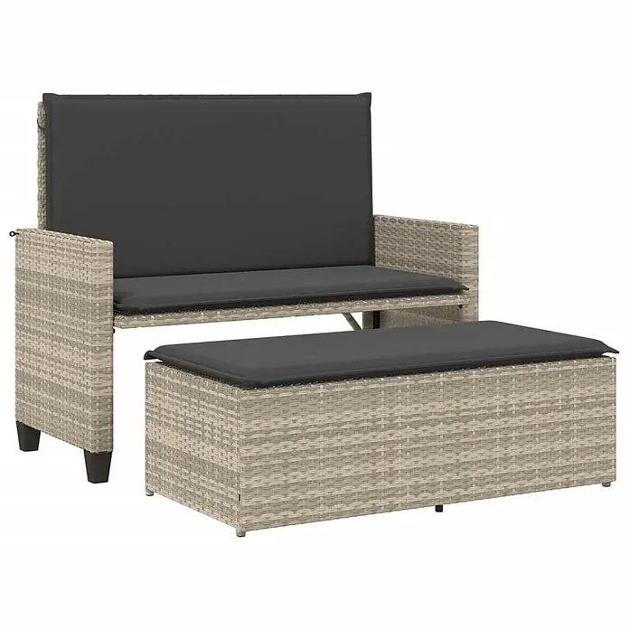 Furnicato Gartenbank PE-Rattan - B x T x H: 122 x 115 x 61,5 cm, Hellgrau - Hellgraue Rattan-Gartenbank mit dunkelgrauen Kissen und passendem Hocker für den Außenbereich.