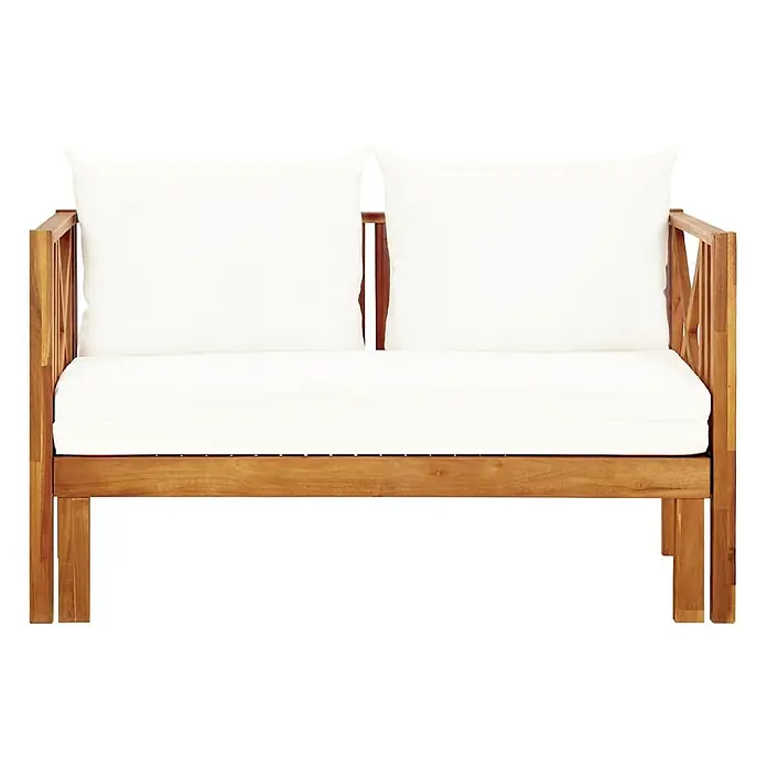 Furnicato Gartenbank - Creme - Zweisitzer-Gartenbank aus Holz mit X-förmigen Armlehnen und weißen Kissen.