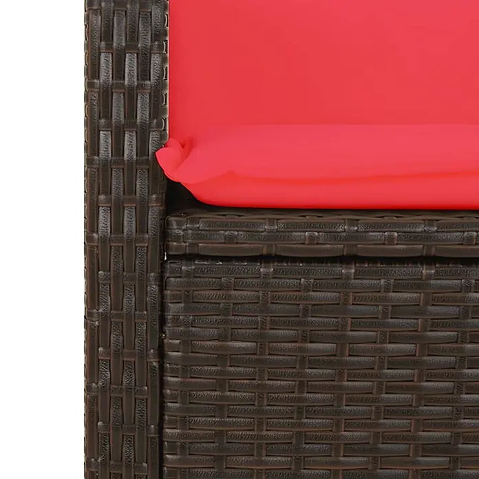 Furnicato Gartenbank PE-Rattan - B x T x H: 104 x 86 x 83 cm, Braun - Nahaufnahme eines dunkelbraunen Rattan-Sessels mit leuchtend rotem Kissen.