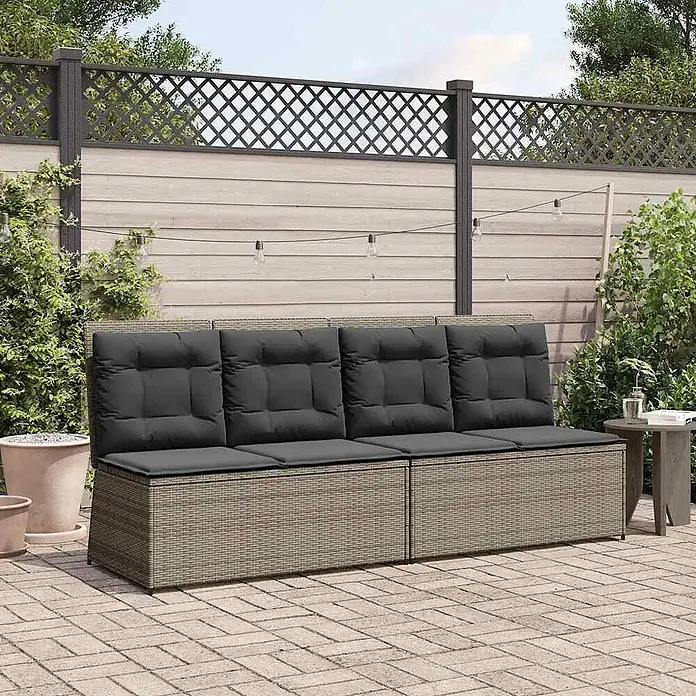 Furnicato Gartenbank - B x T x H: 95 x 108 x 95 cm, Grau - Graues Rattan-Modulsofa für den Außenbereich mit dunkelgrauen Kissen, das viel Platz auf einer Terrasse bietet.